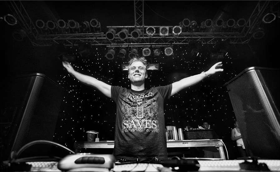 Armin_van_buuren_odi_jin