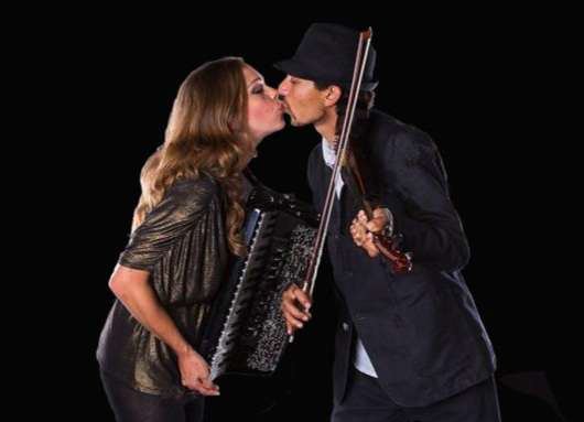 faith-branko-kissing1